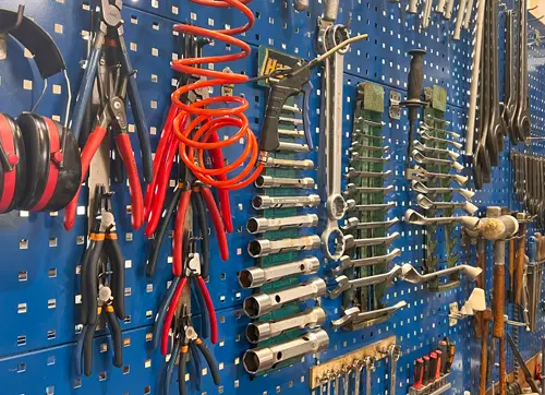 Ersatzteil und Reparaturservice