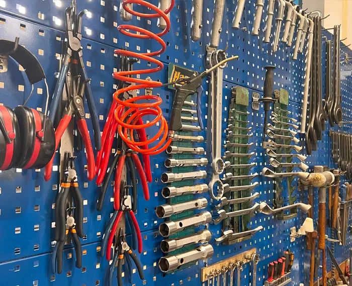 Ersatzteil und Reparaturservice